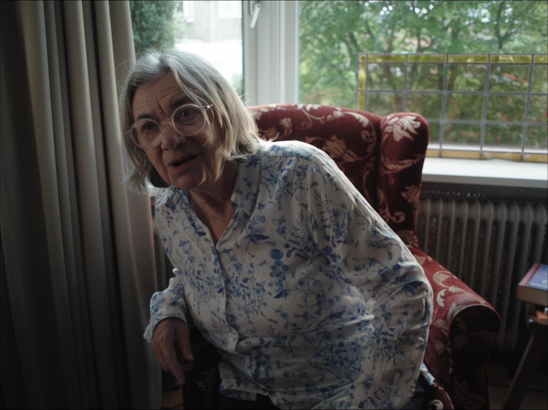 Frieda Pittoors als Ot van Dam — close-up in Zorg